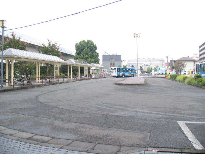 東京入国管理局横浜支局へのバス停留所